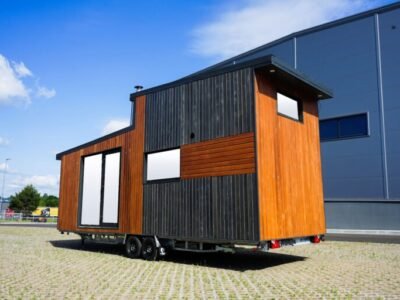 Tiny-House-Loft-Mobilheim-25qm-Wohnflaeche-mit-Trailer-768x512-1.jpg